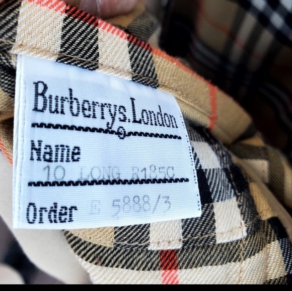 Burberry Trench Coat. Labeled Size 10 Long - Picture 8 of 14